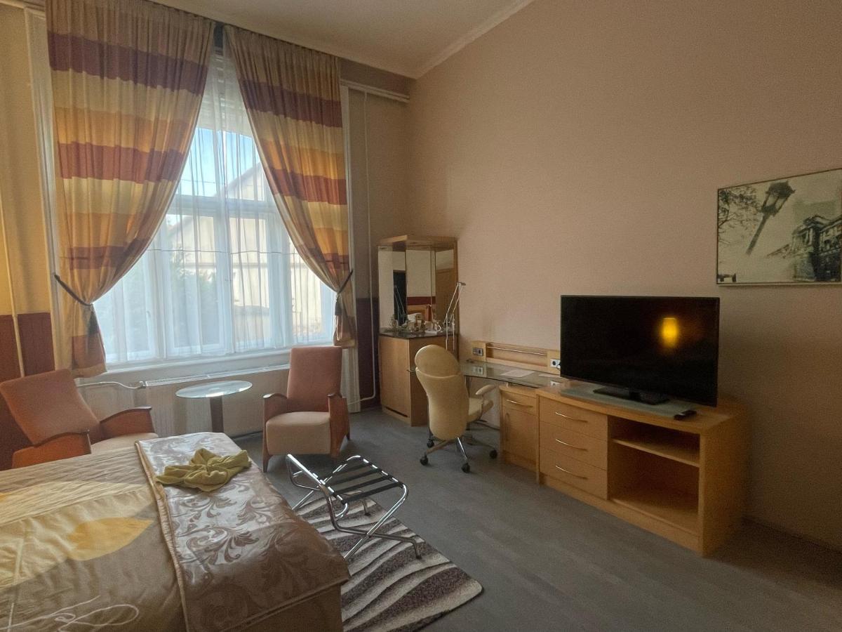 Meller-Kastely Villa Csurgo Ngoại thất bức ảnh
